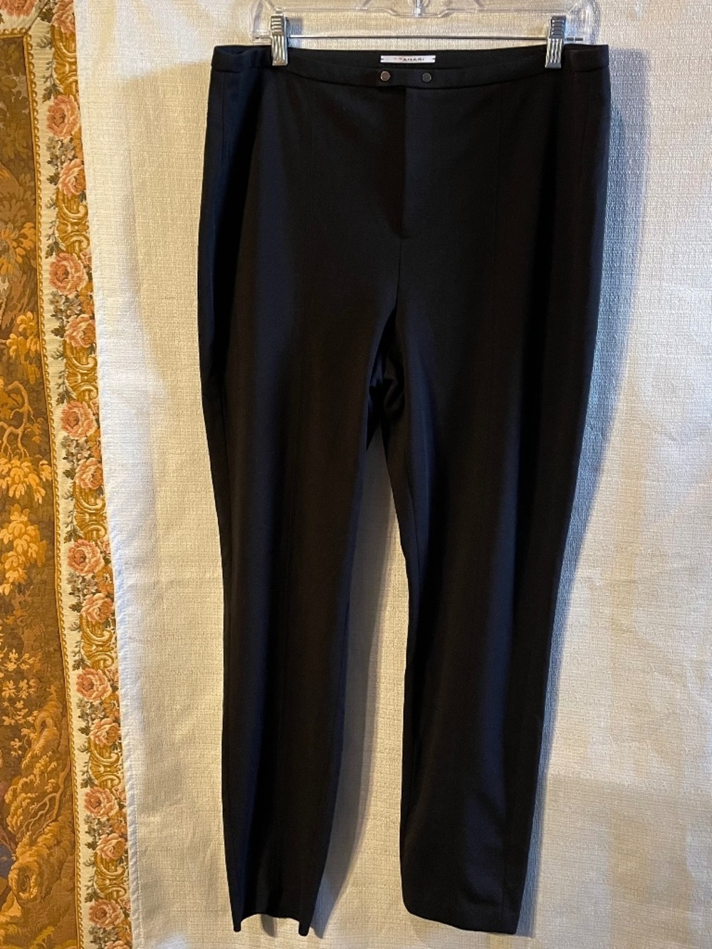 Tahari elegant  pants